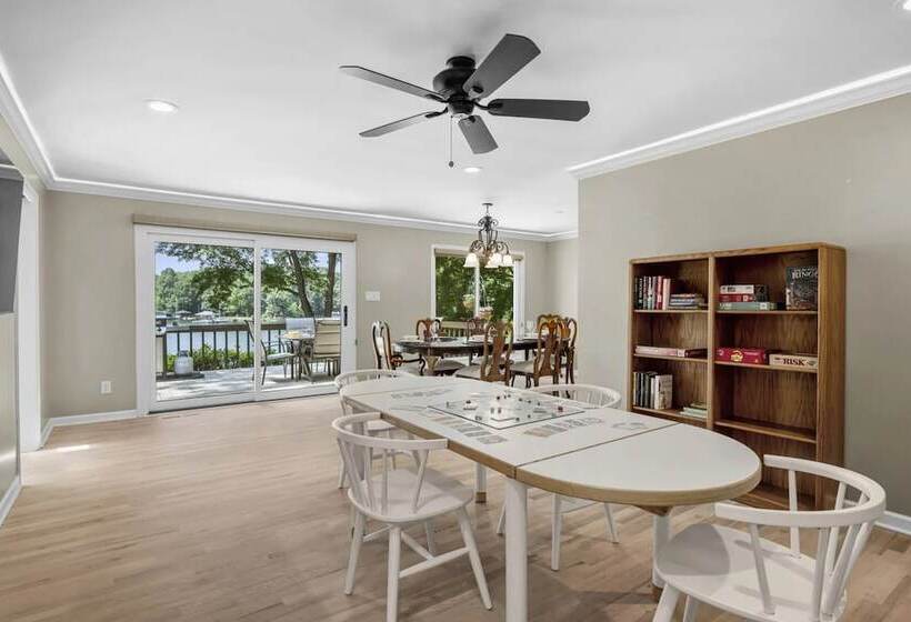 Happy Place By Avantstay Firepit, Ranch Style