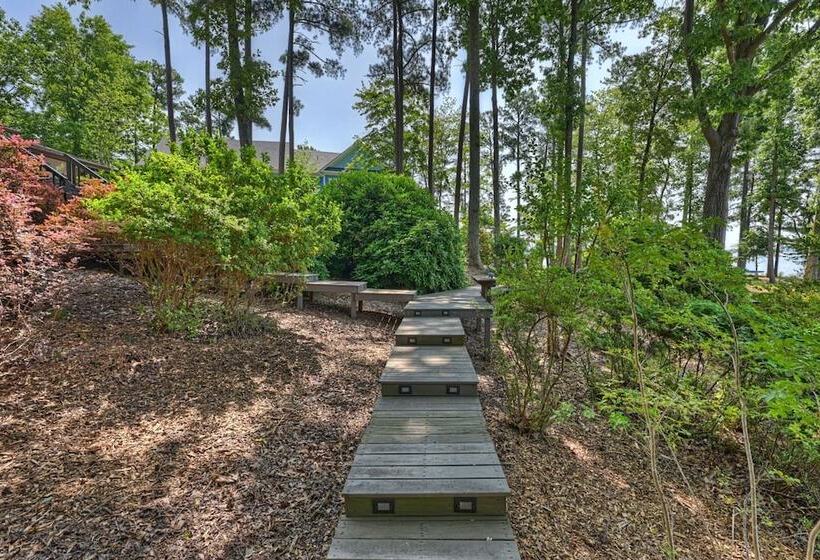 Happy Place By Avantstay Firepit, Ranch Style