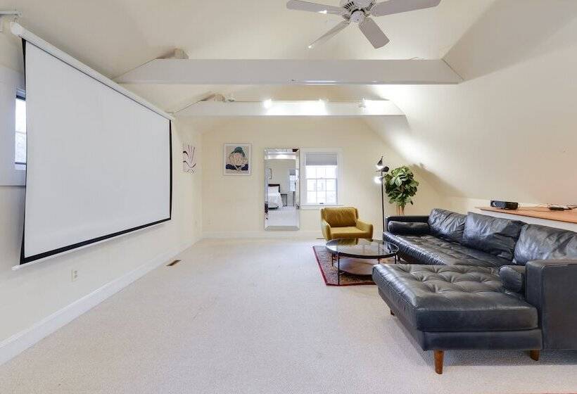 Home W/ Backyard ~ 2 Mi To Downtown Lexington!