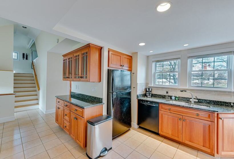 Home W/ Backyard ~ 2 Mi To Downtown Lexington!