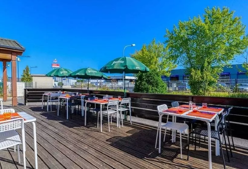 Hotelli Fh Confort Hôtel Orleans