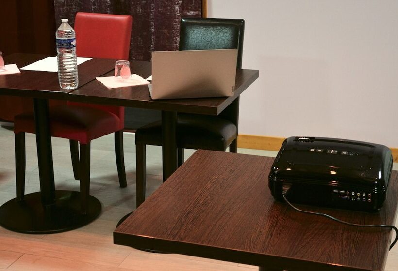 Hotel Fh Confort Hôtel Orleans