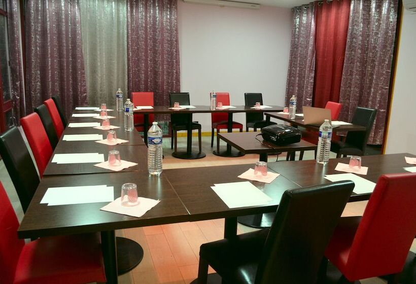 Hotel Fh Confort Hôtel Orleans