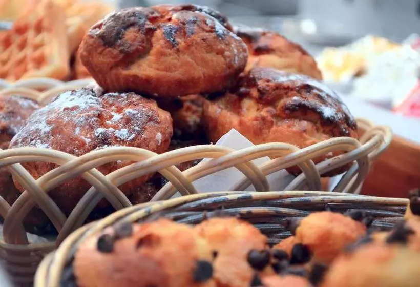 Hotelli Fh Confort Hôtel Orleans