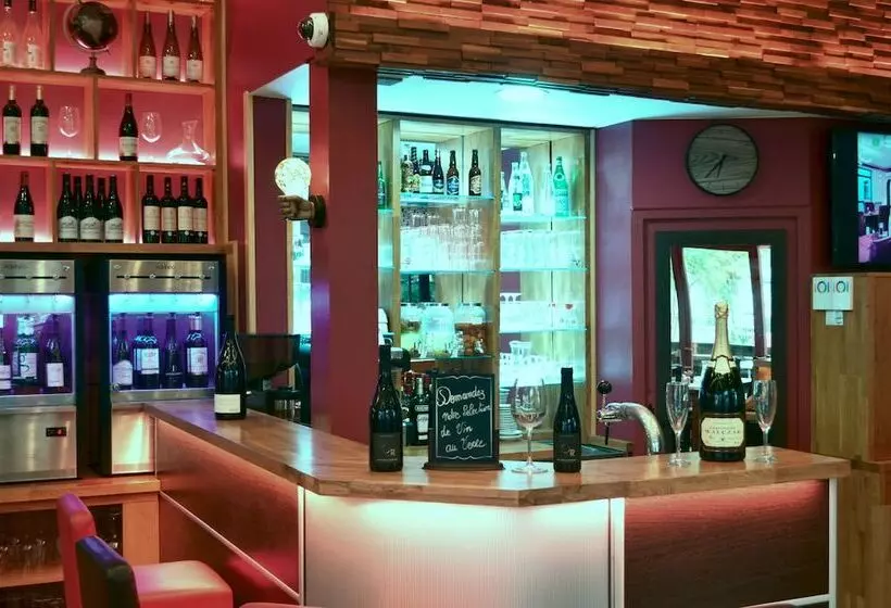 Hotelli Fh Confort Hôtel Orleans