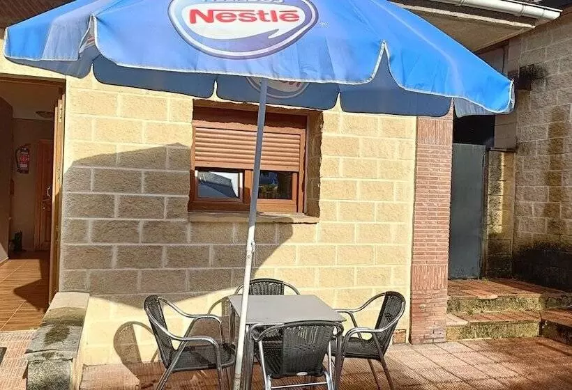 Hotelli Habitaciones Restaurante Asador El Puente Galdames