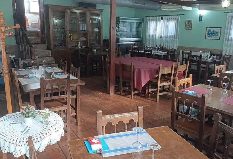 Hotelli Habitaciones Restaurante Asador El Puente Galdames
