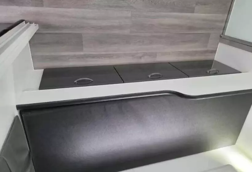 Hotelli Longford Riverside Caravan Park