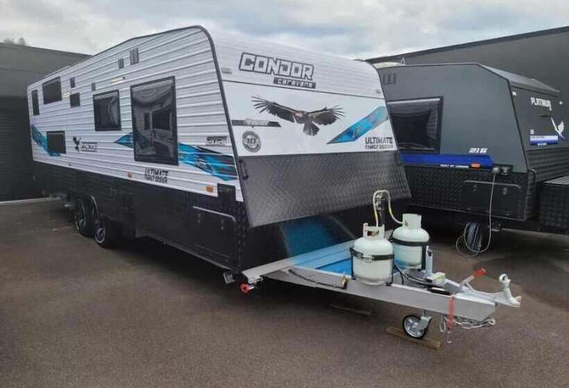 בית מלון כפרי Longford Riverside Caravan Park