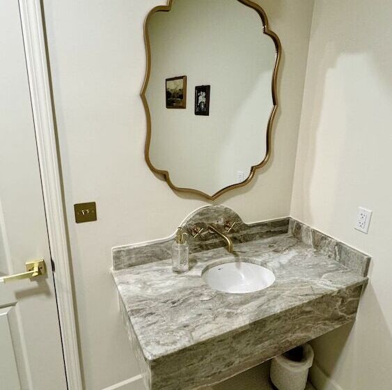 هتل The Rockhound Boutique