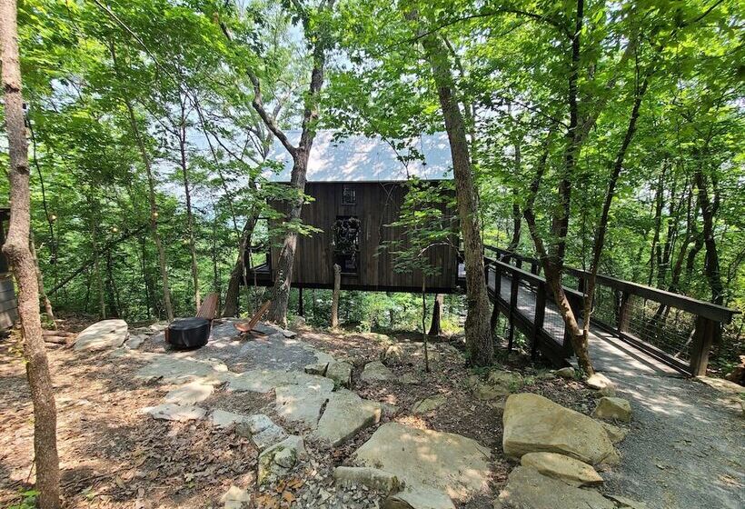 Отель The Treetop Hideaways At Ruby Falls