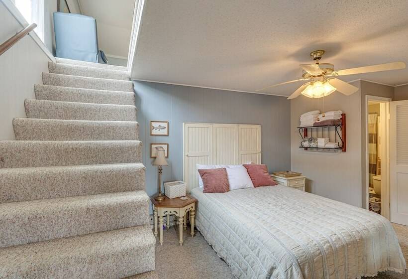 Private Dock: Lake Of The Ozarks Hideaway!