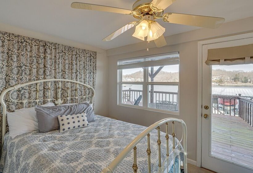 Private Dock: Lake Of The Ozarks Hideaway!