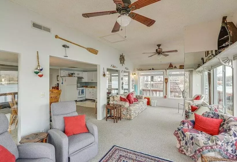 Private Dock: Lake Of The Ozarks Hideaway!