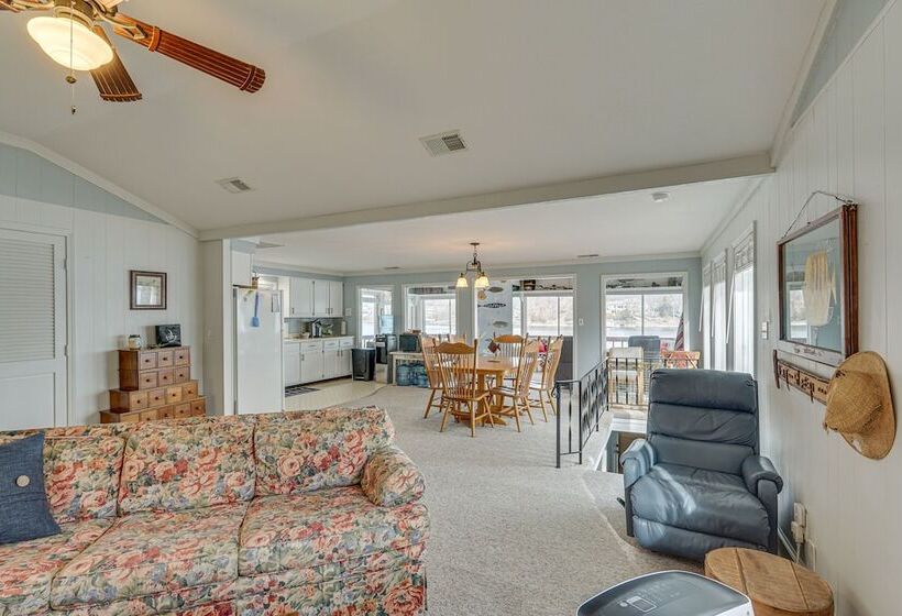 Private Dock: Lake Of The Ozarks Hideaway!