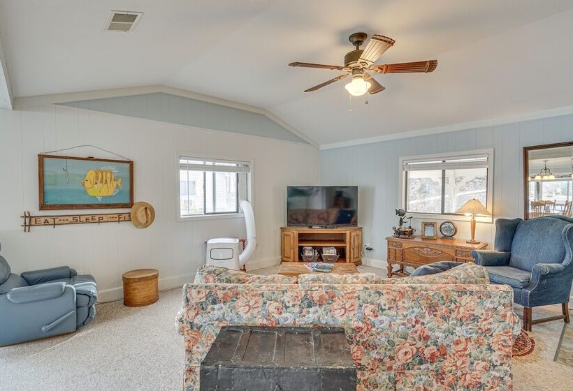 Private Dock: Lake Of The Ozarks Hideaway!