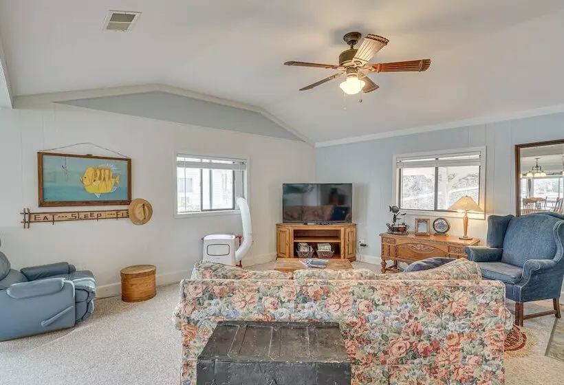 Private Dock: Lake Of The Ozarks Hideaway!