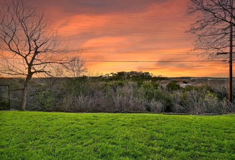 Modern Home W/ Spectacular Views, Near Downtown!