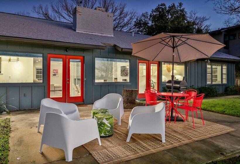 Modern Home W/ Spectacular Views, Near Downtown!