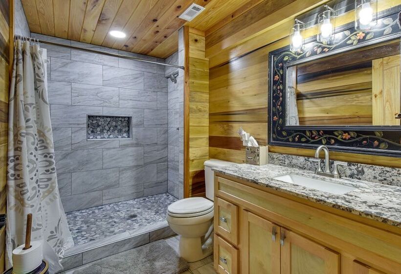 Mountain View Cabin ~ 2 Mi To Downtown Clayton!