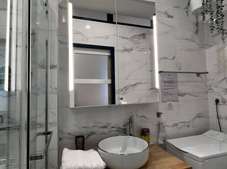 Mrtn Apartments & Suites