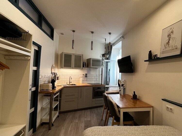 Mrtn Apartments & Suites