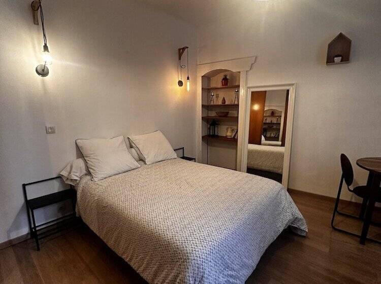 Mrtn Apartments & Suites