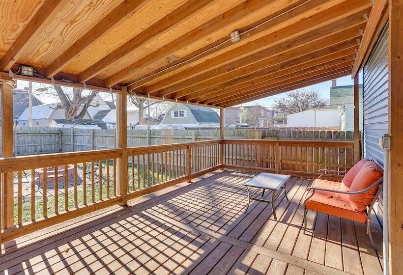 8 Mi To Louisville: New Albany Home W/ Grill!