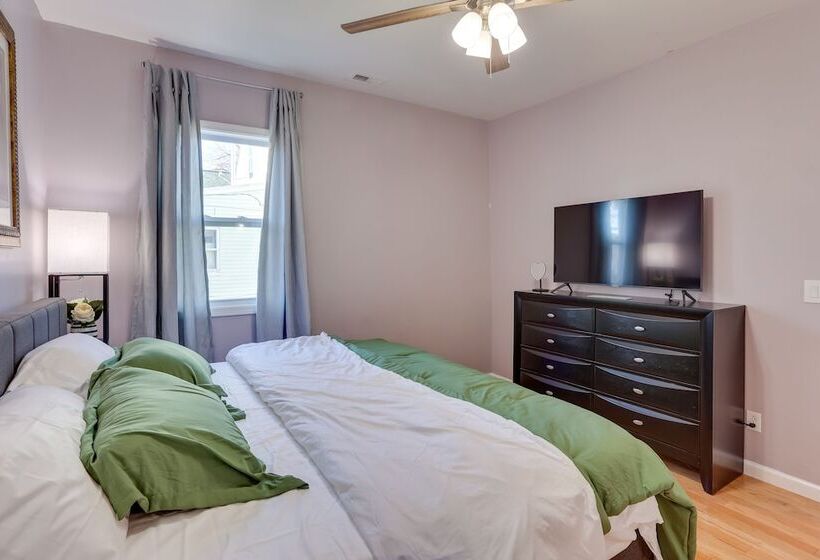 8 Mi To Louisville: New Albany Home W/ Grill!