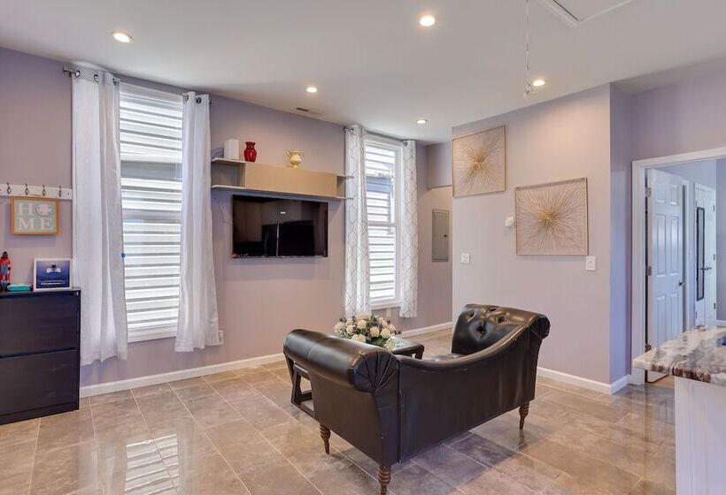 8 Mi To Louisville: New Albany Home W/ Grill!