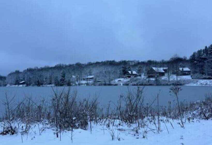 New Wintervue Home With Fireplace   Pet Friendly