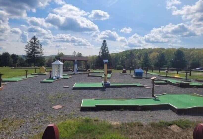 New Wintervue Home With Fireplace   Pet Friendly