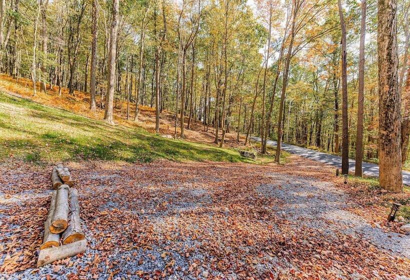 New Wintervue Home With Fireplace   Pet Friendly