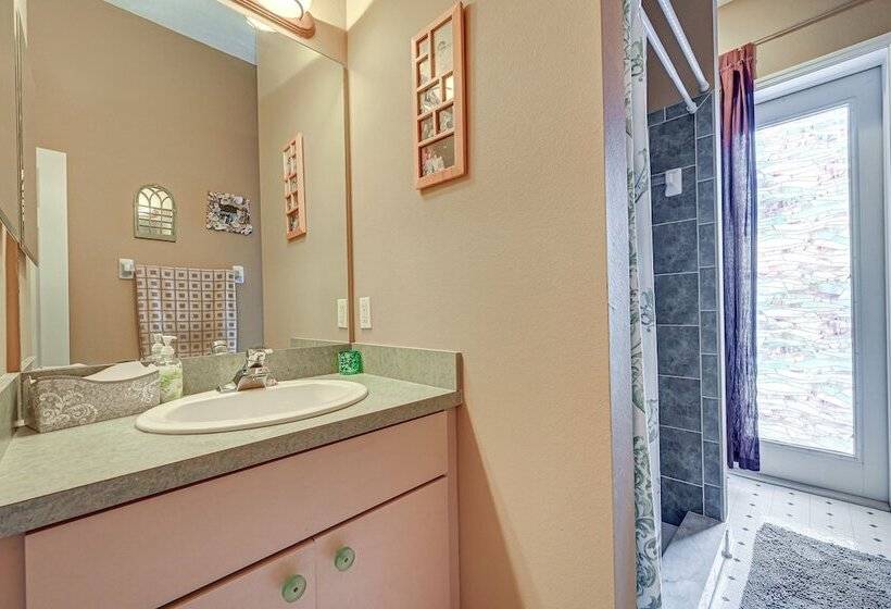 Odessa Lake House W/ Private Pool & Screened Lanai