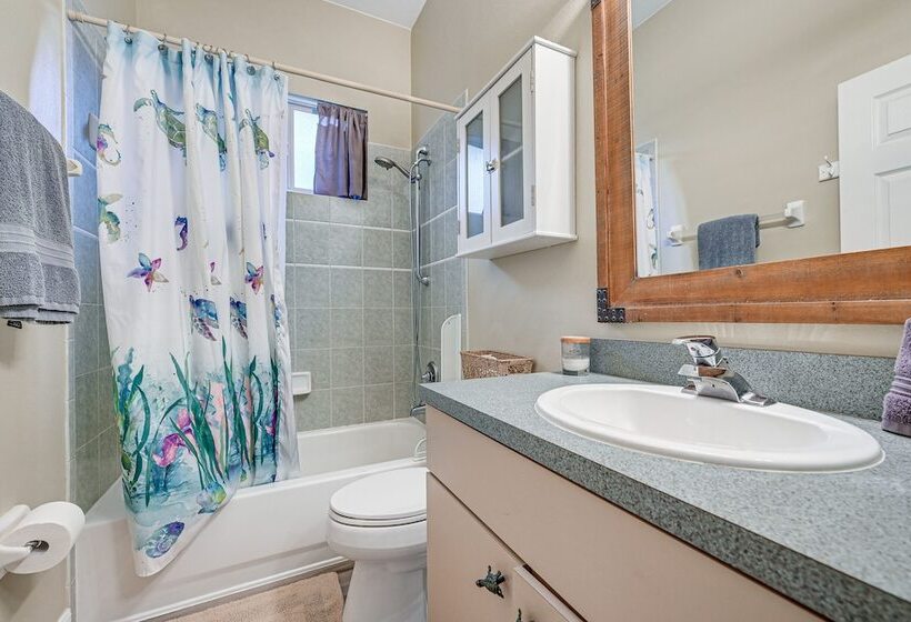 Odessa Lake House W/ Private Pool & Screened Lanai