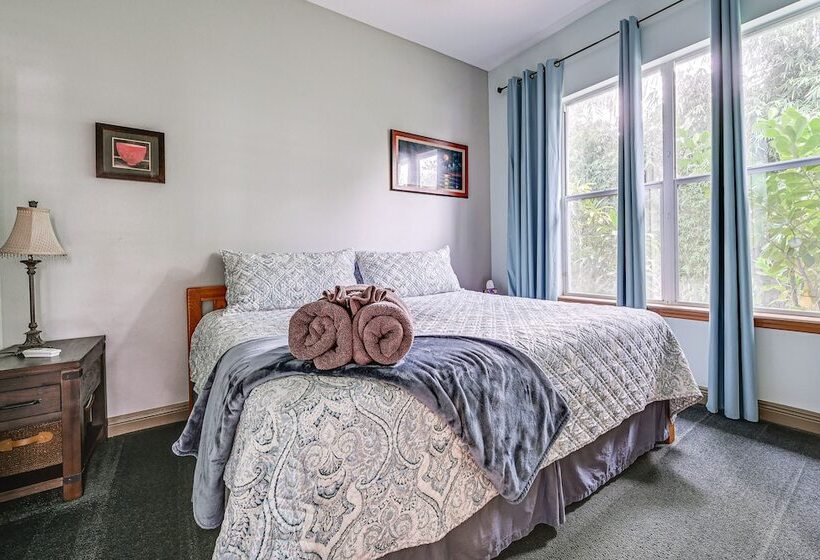 Odessa Lake House W/ Private Pool & Screened Lanai