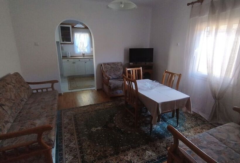 Pensão Kastraki House With A View