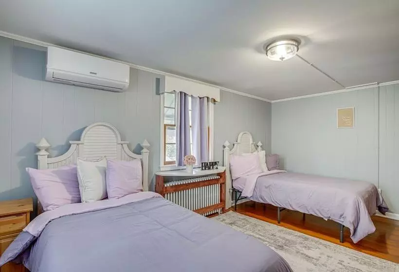 Pet Friendly Cambridge Home   Walk To River!