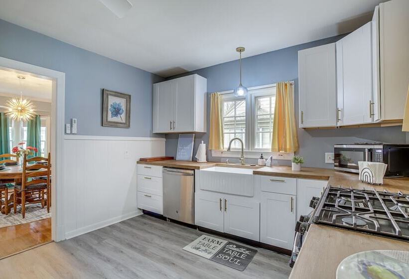 Pet Friendly Cambridge Home Walk To River!