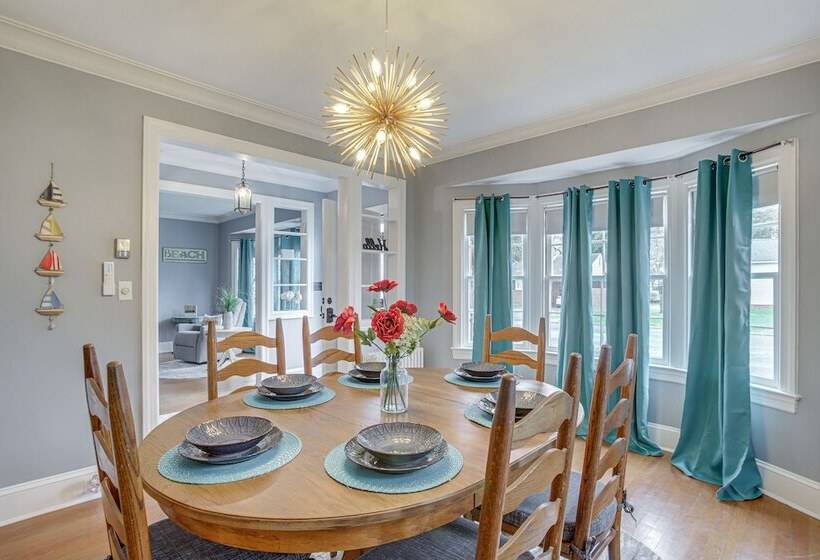 Pet Friendly Cambridge Home Walk To River!