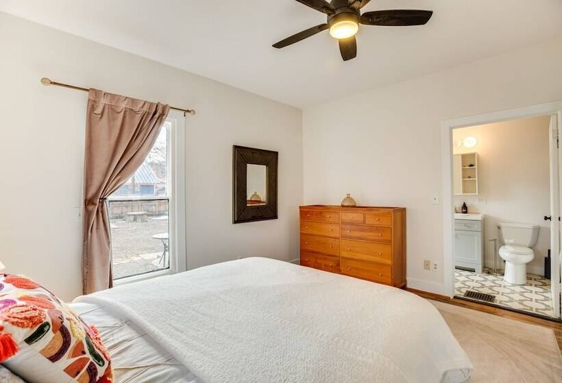 Pet Friendly Montrose Home, Walk To Town!