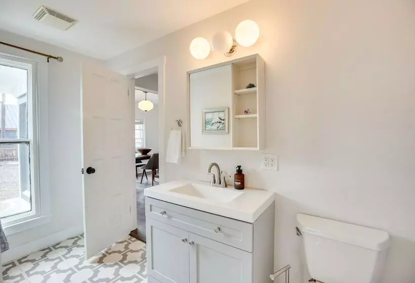 Pet Friendly Montrose Home, Walk To Town!