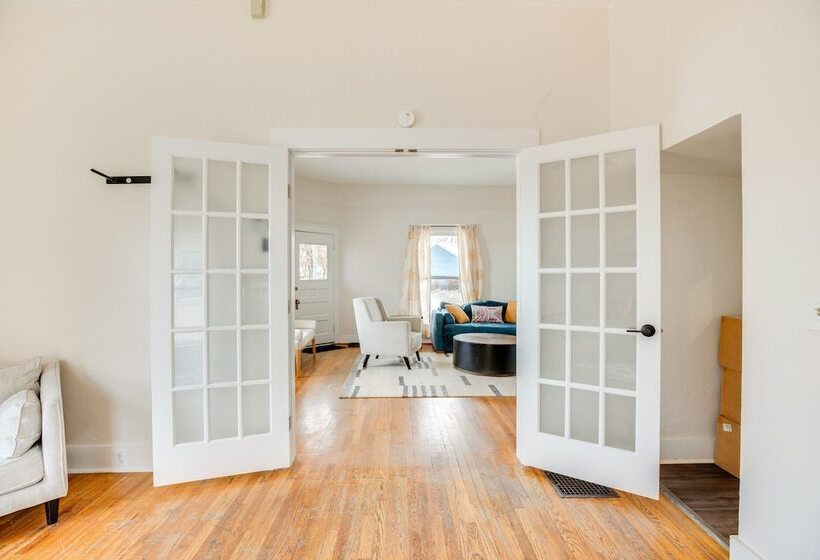 Pet Friendly Montrose Home, Walk To Town!