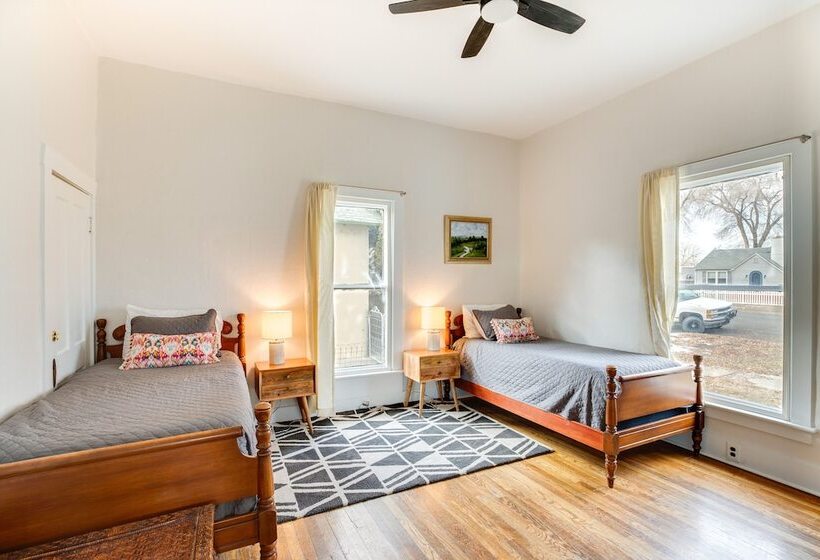 Pet Friendly Montrose Home, Walk To Town!