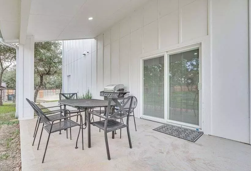 Pet Friendly Spicewood Home W/ Deck + Gas Grill!