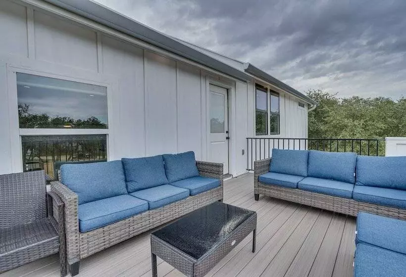 Pet Friendly Spicewood Home W/ Deck + Gas Grill!