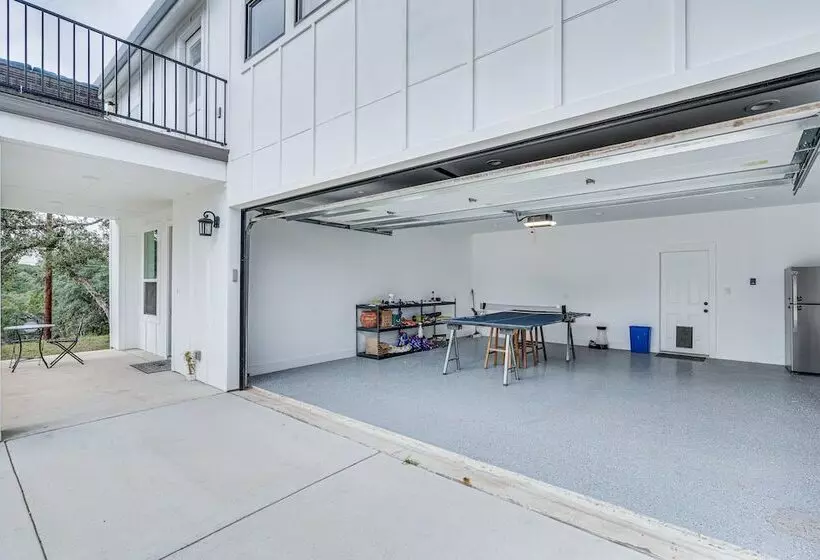 Pet Friendly Spicewood Home W/ Deck + Gas Grill!