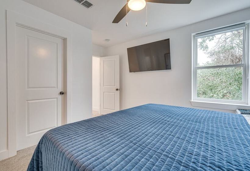 Pet Friendly Spicewood Home W/ Deck + Gas Grill!