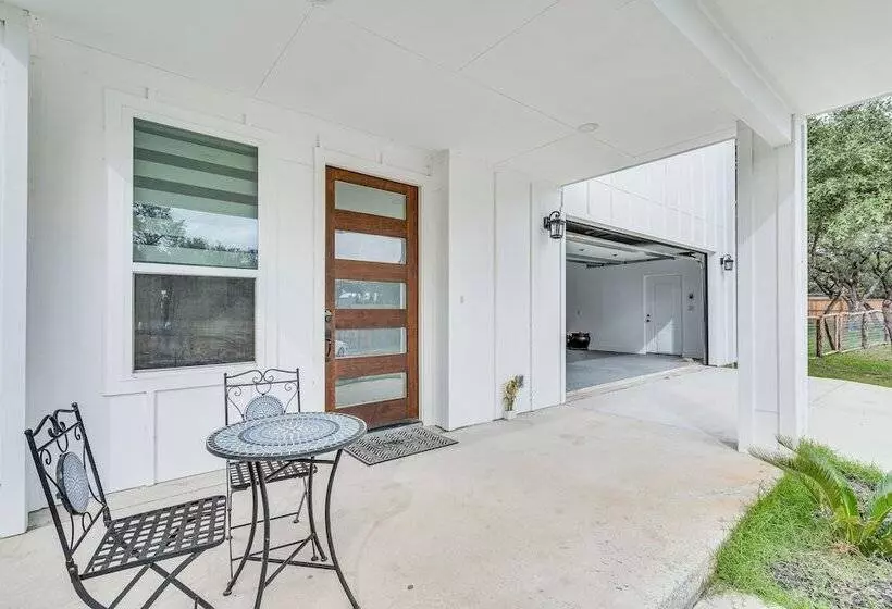 Pet Friendly Spicewood Home W/ Deck + Gas Grill!