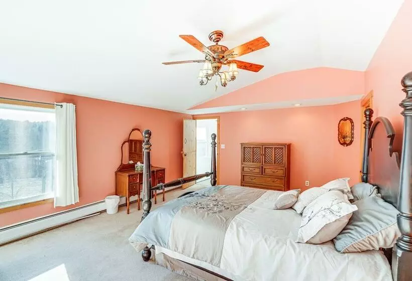 Renovated Chatham Home ~ Half Mi To Downtown!